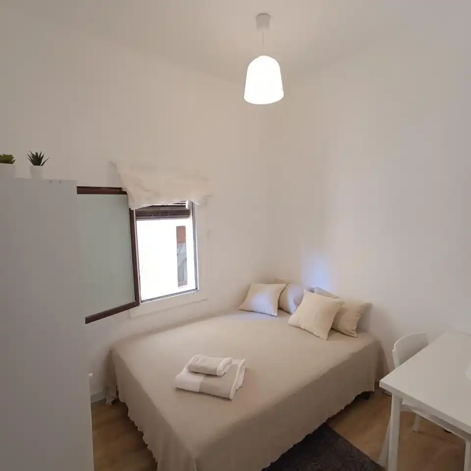 Habitación de Piso en venta en Barcelona con Parquet, Trastero y Amueblado
