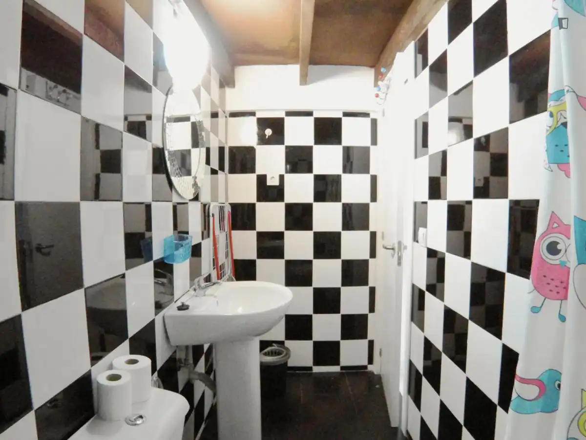 Study for rent in Valdeacederas