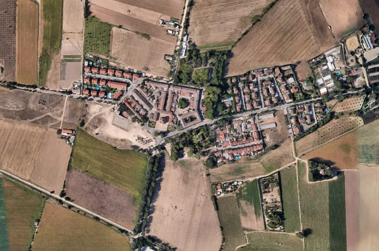 Casa adosada en venda en Aranjuez amb Jardí privat, Moblat i Alarma