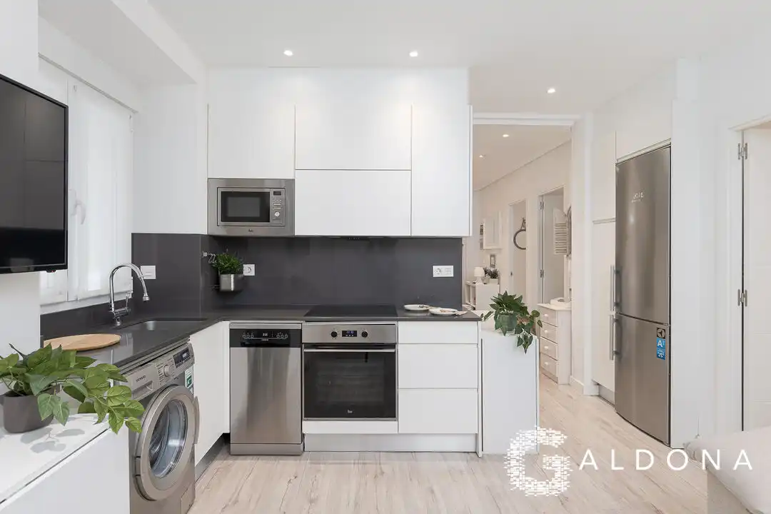 Kitchen of Flat for sale in Donostia - San Sebastián   with Air Conditioner, Heating and Terrace