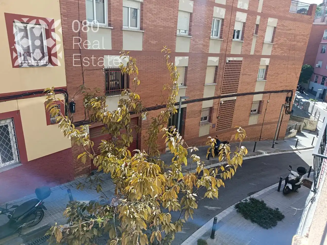 Piso en venta en De Briquets, Les Roquetes