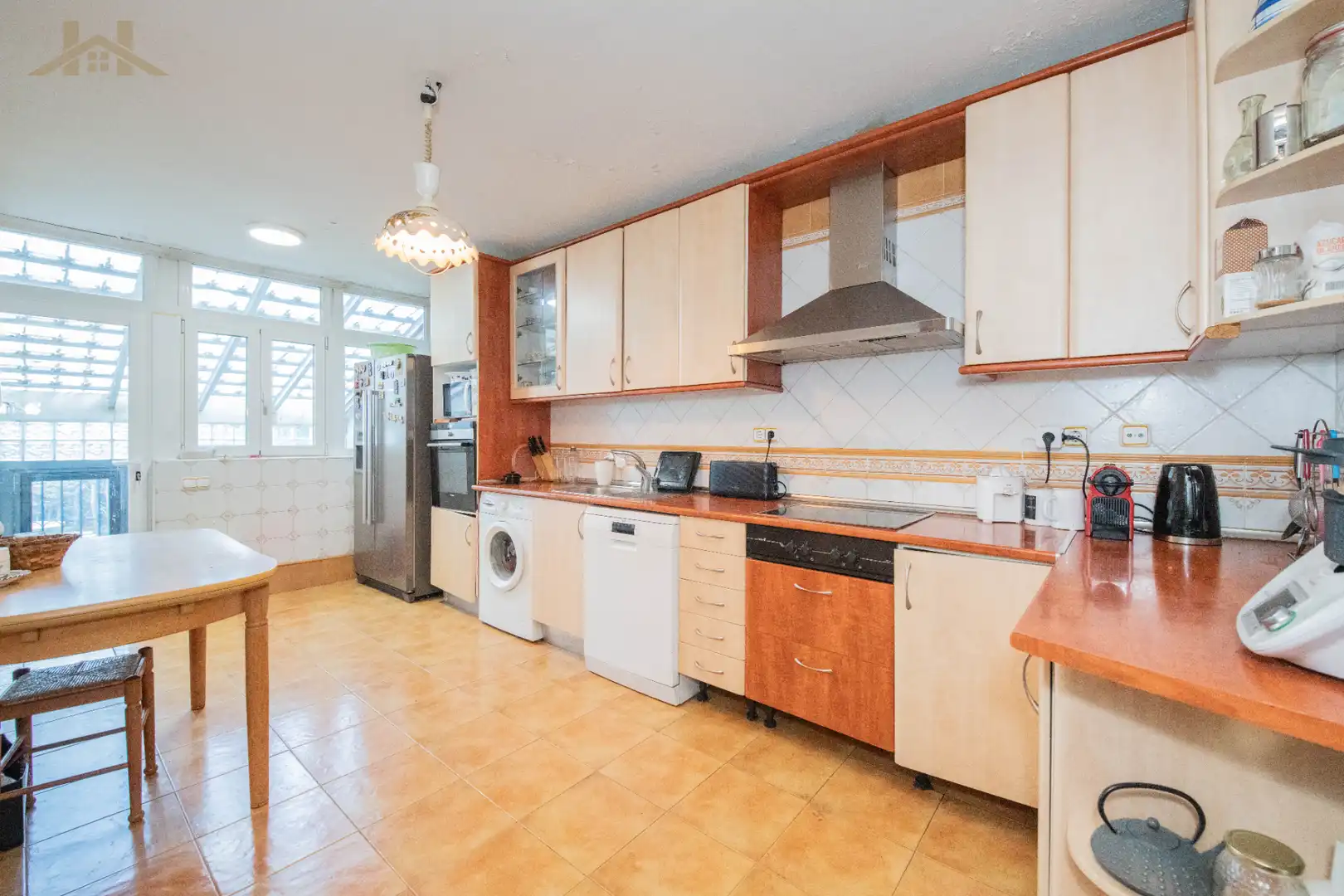 Cocina de Casa adosada en venta en Pozuelo de Alarcón con Aire acondicionado, Calefacción y Jardín privado
