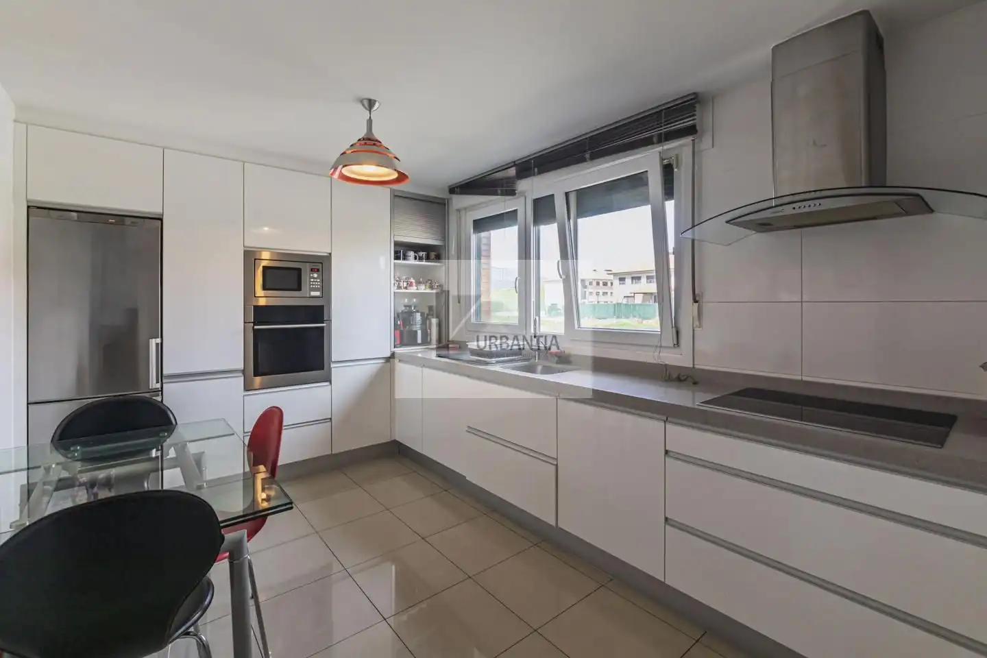 Cocina de Casa adosada en venta en Cendea de Olza / Oltza Zendea con Calefacción, Jardín privado y Parquet