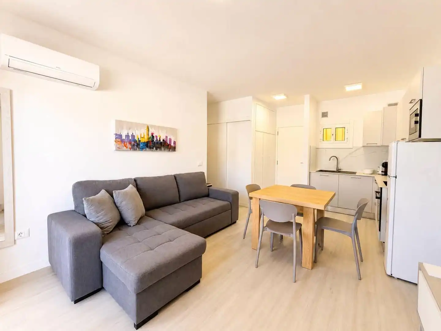 Apartment mit Pool zur Miete in Avenida Juan Carlos I 3, imagen 5