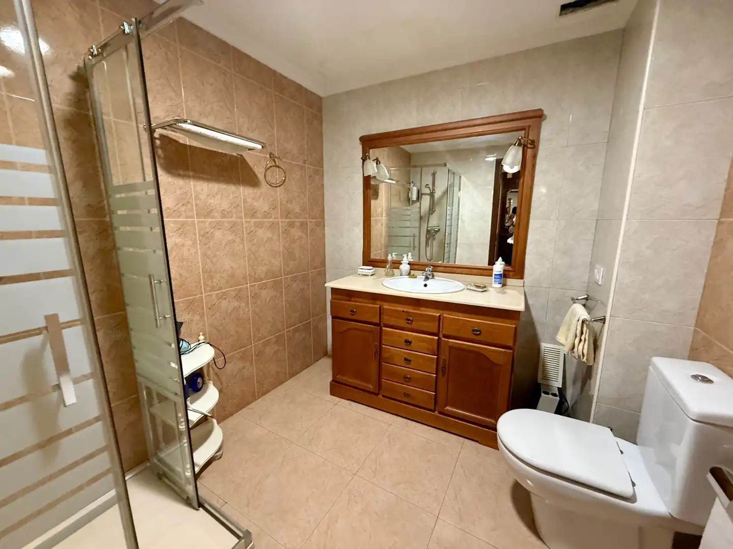 Bathroom of Flat for sale in Ciudad Real  with Air Conditioner, Heating and Furnished