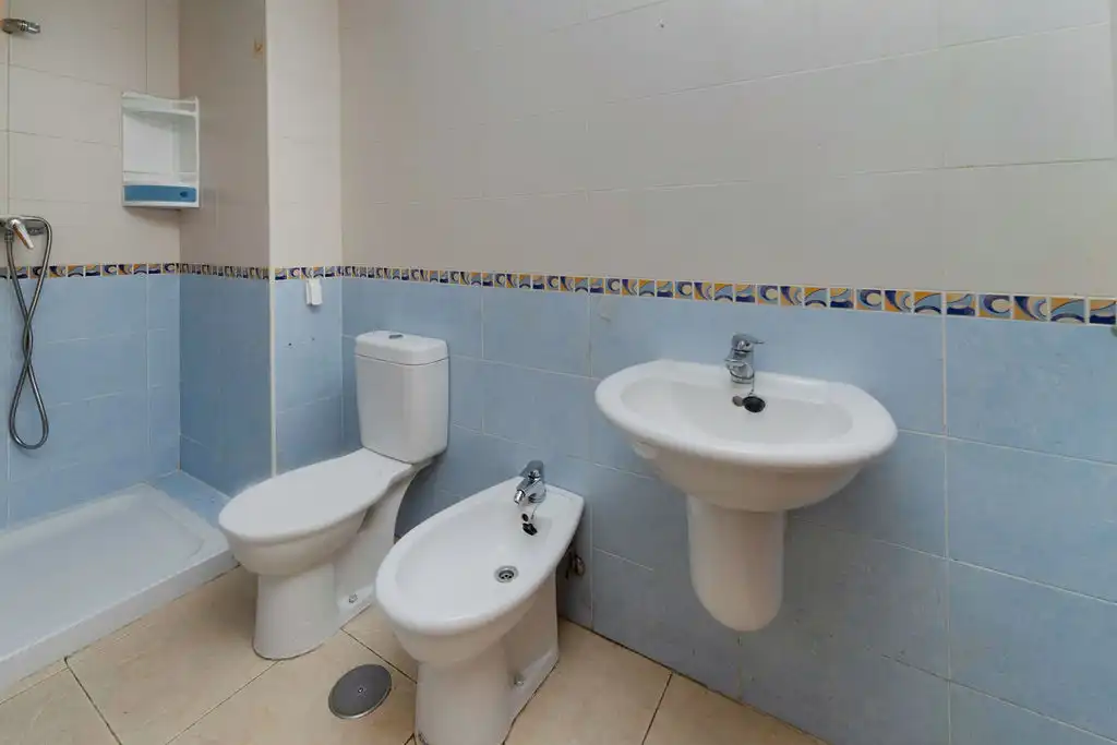 Baño de Piso en venta en Alicante / Alacant con Aire acondicionado