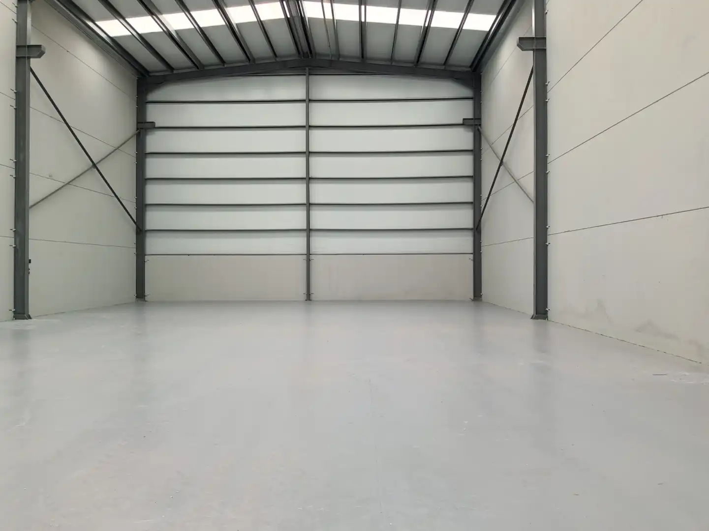 Fabrikhallen zur Miete in Los Corrales de Buelna 