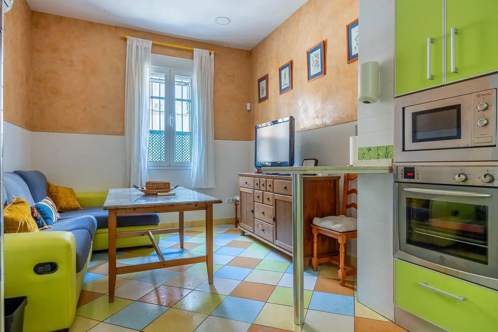 Living room of Houses for sale in Sevilla  with Air Conditioner, Terrace and Alarm