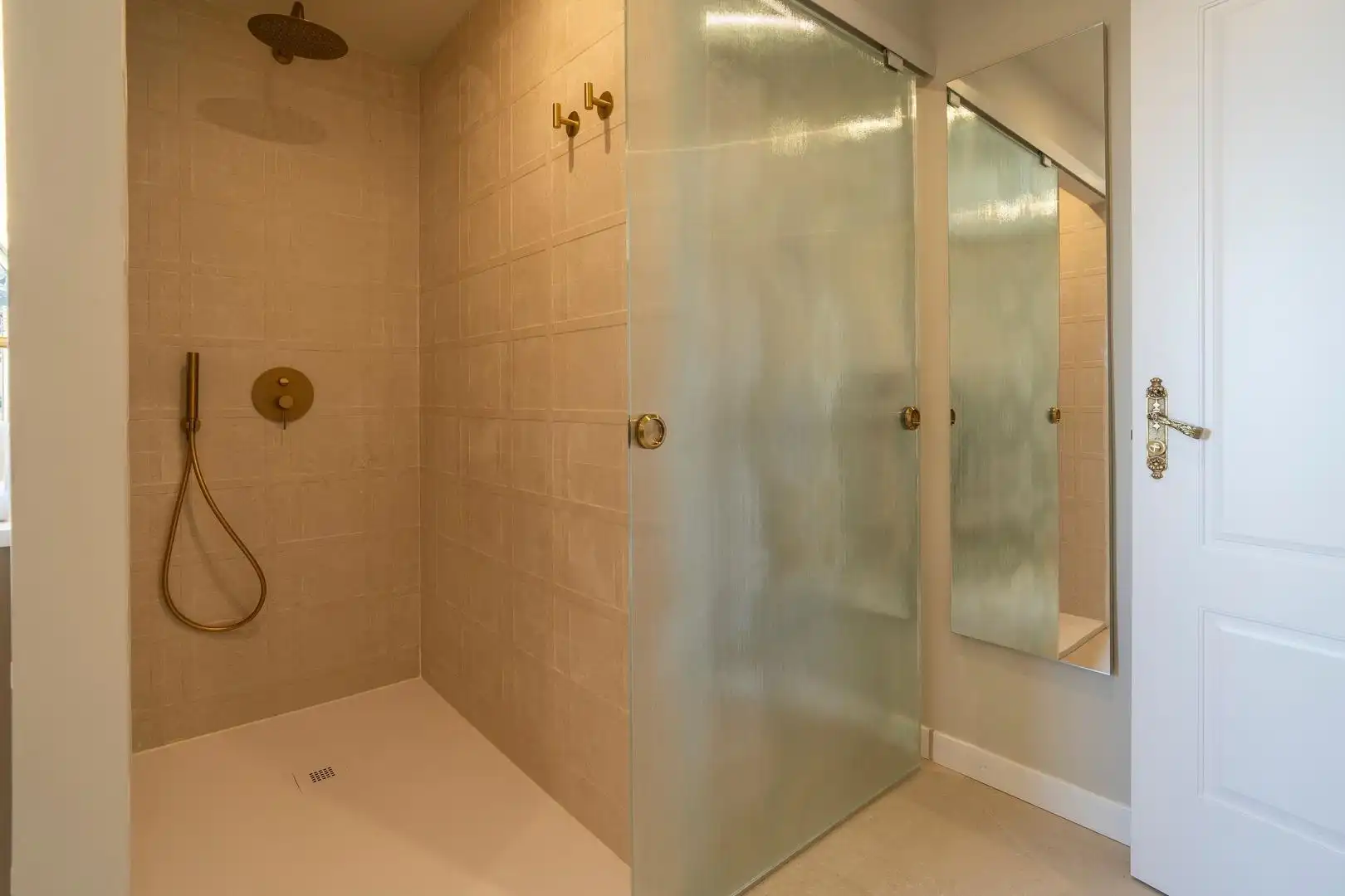 Bathroom of Attic for rent in Valencia  with Air Conditioner, Heating and Terrace