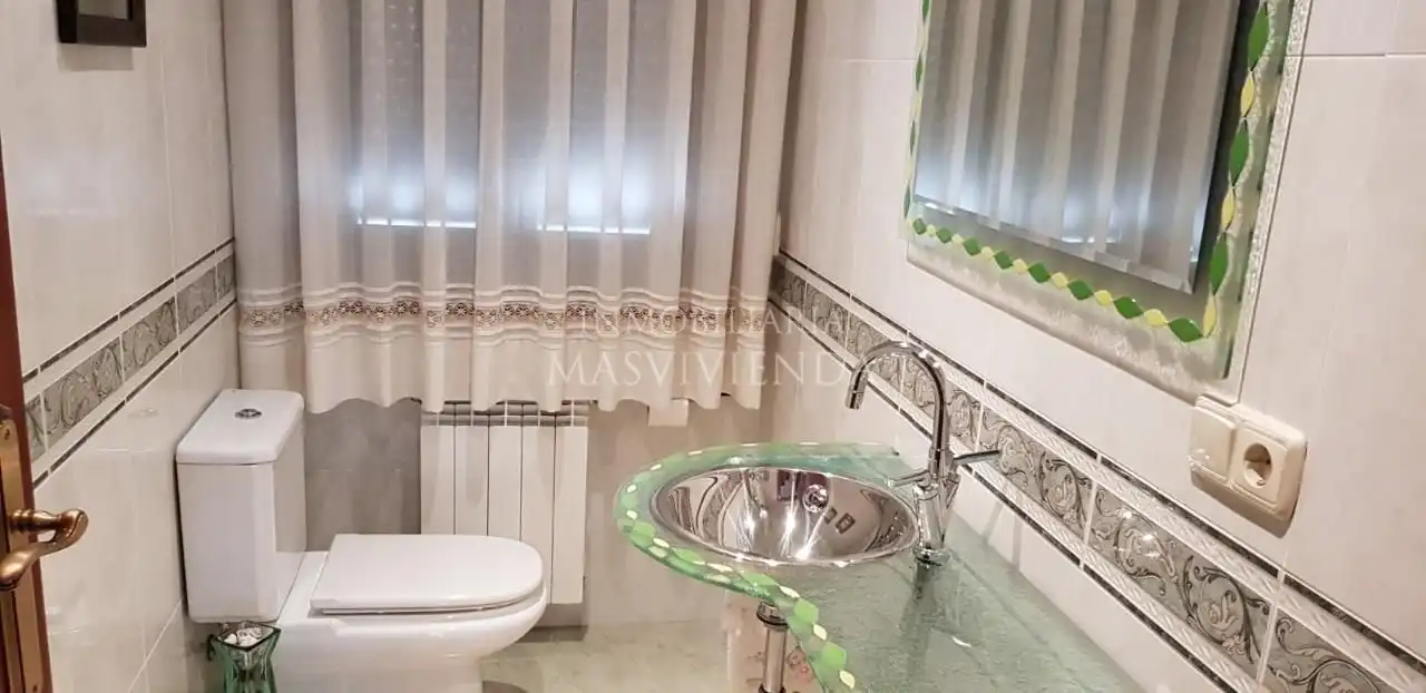 Bany de Casa o xalet en venda en Poio amb Terrassa i Piscina