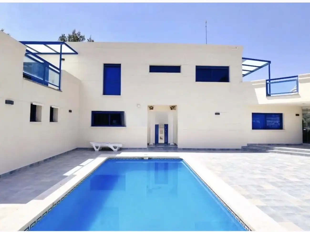 Villa avec piscine à vendre à AV. EUROPA 1, imagen 2