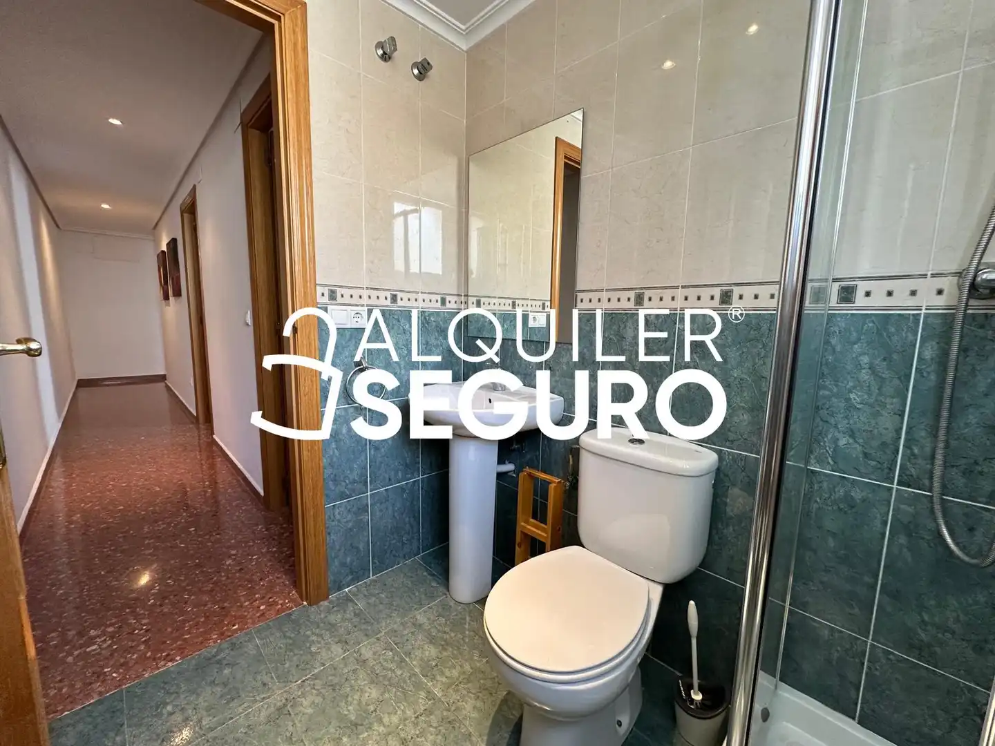 Bathroom of Flat for rent in Torrent  with Air Conditioner and Furnished