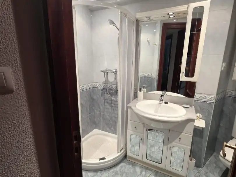 Bathroom of Flat for sale in Santurtzi 