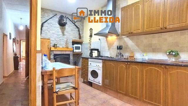 Casa adosada en Venta en Calle DEL FORN, 1 en Ivars de Noguera