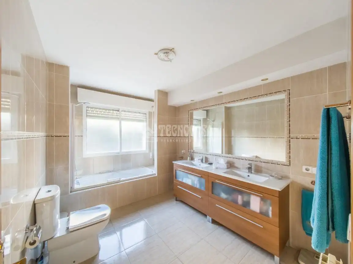 Baño de Casa o chalet en venta en Nuevo Baztán con Aire acondicionado