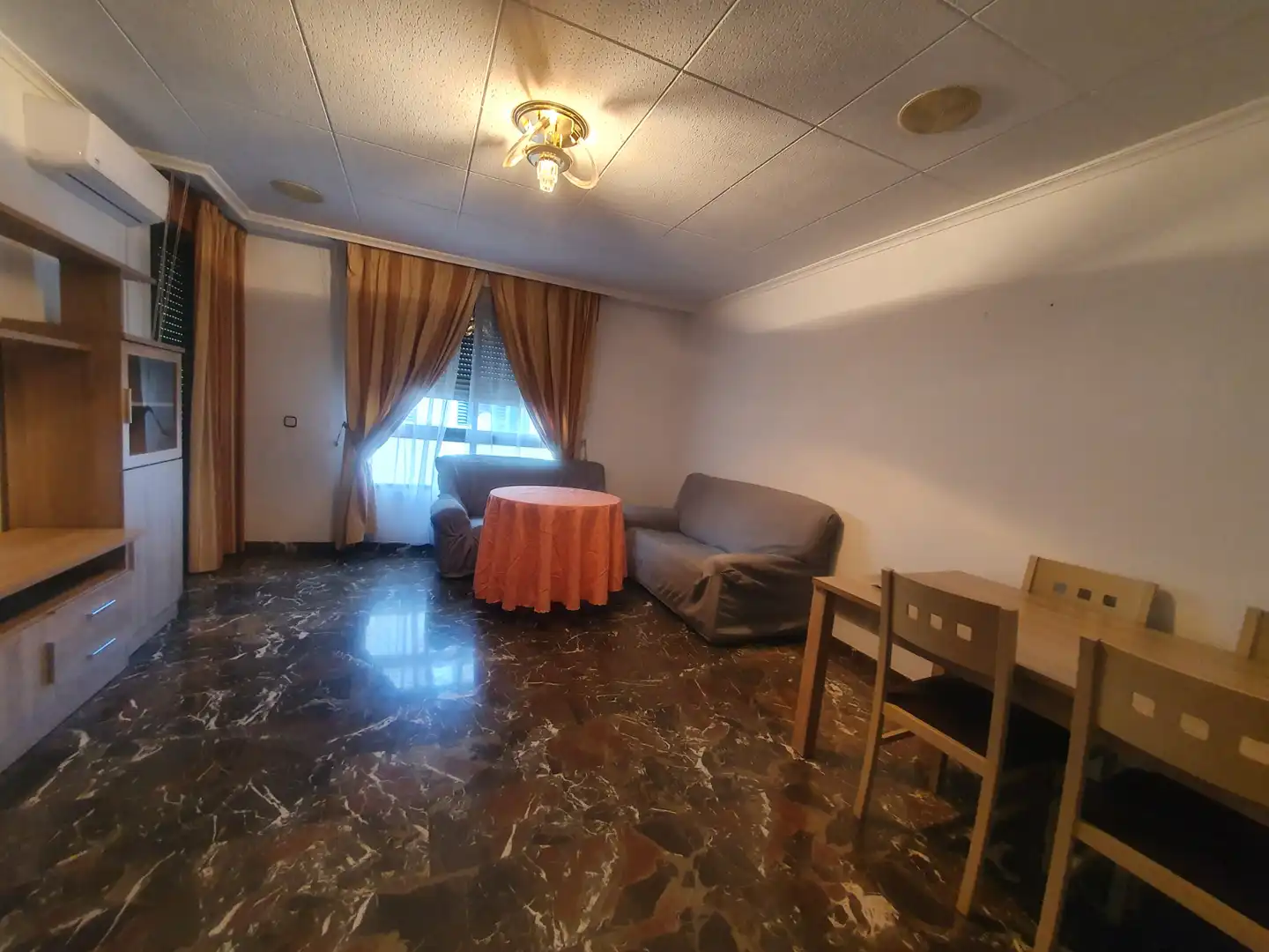 Sala d'estar de Pis en venda en Guadix amb Traster i Moblat