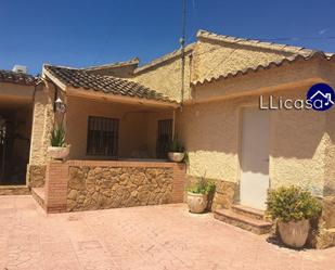 Vista exterior de Casa o xalet de lloguer en Llíria amb Aire condicionat, Jardí privat i Terrassa