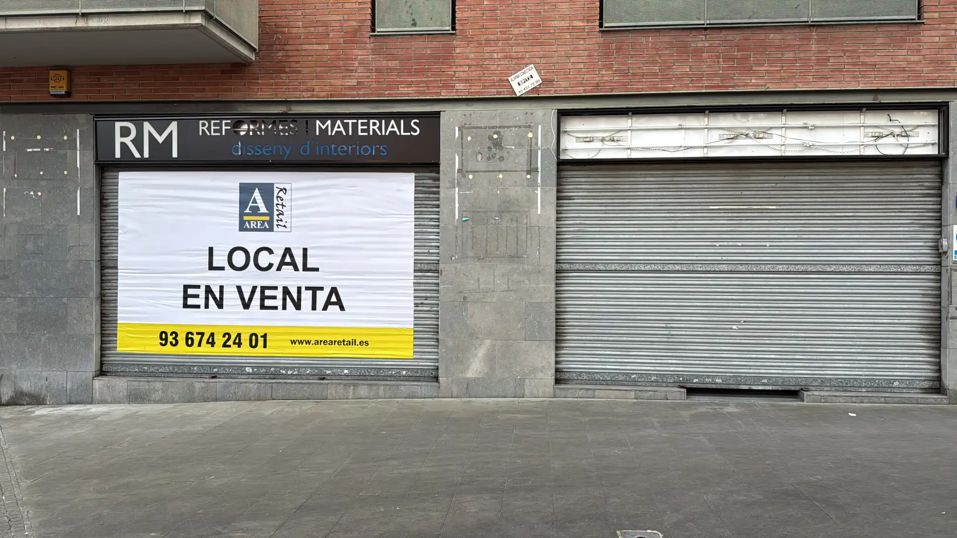 Vista exterior de Local en venda en Sant Cugat del Vallès