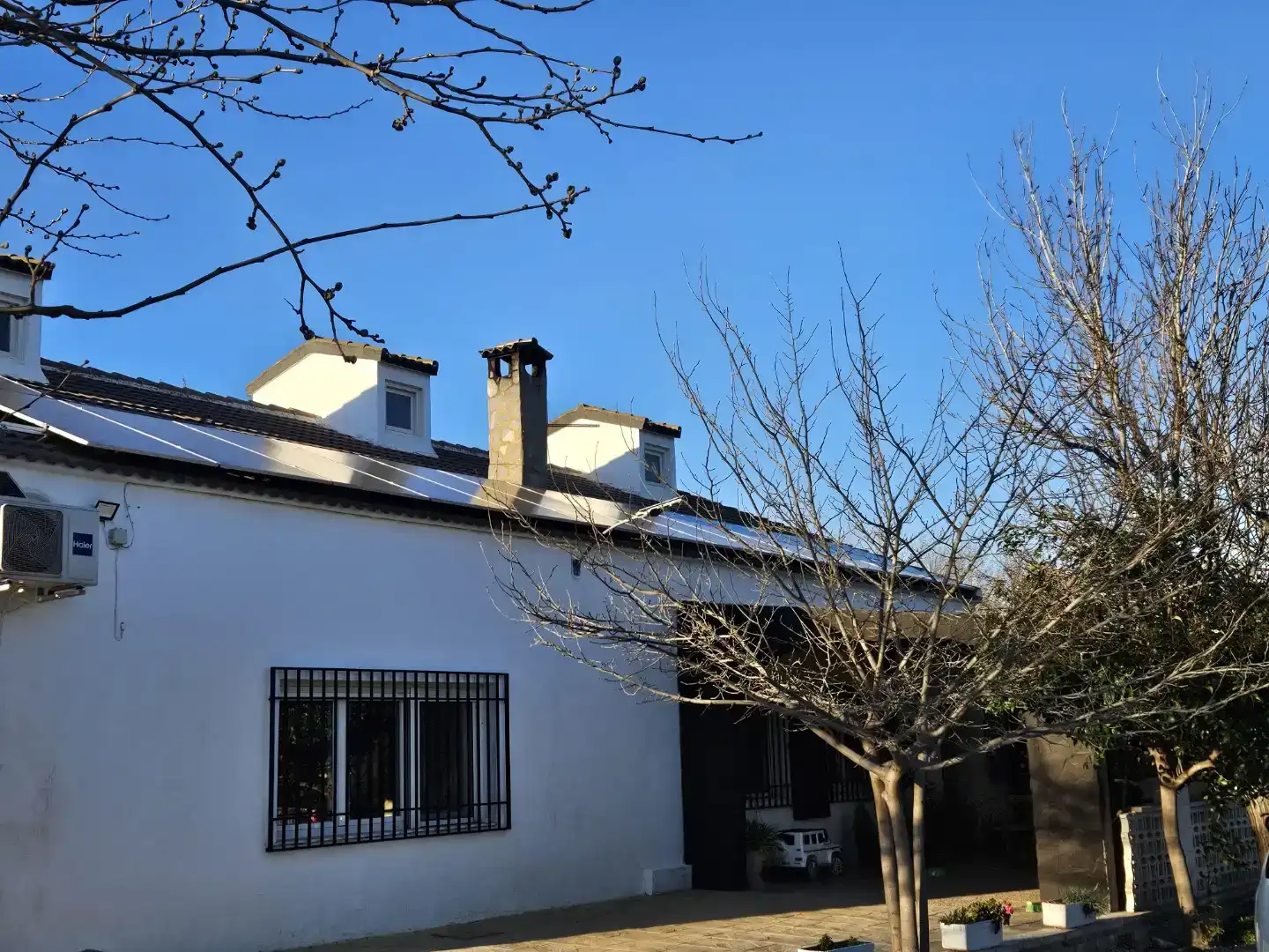 Vista exterior de Casa o xalet en venda en Villena amb Aire condicionat i Piscina