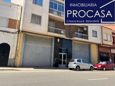 Local comercial en venda a Benavente