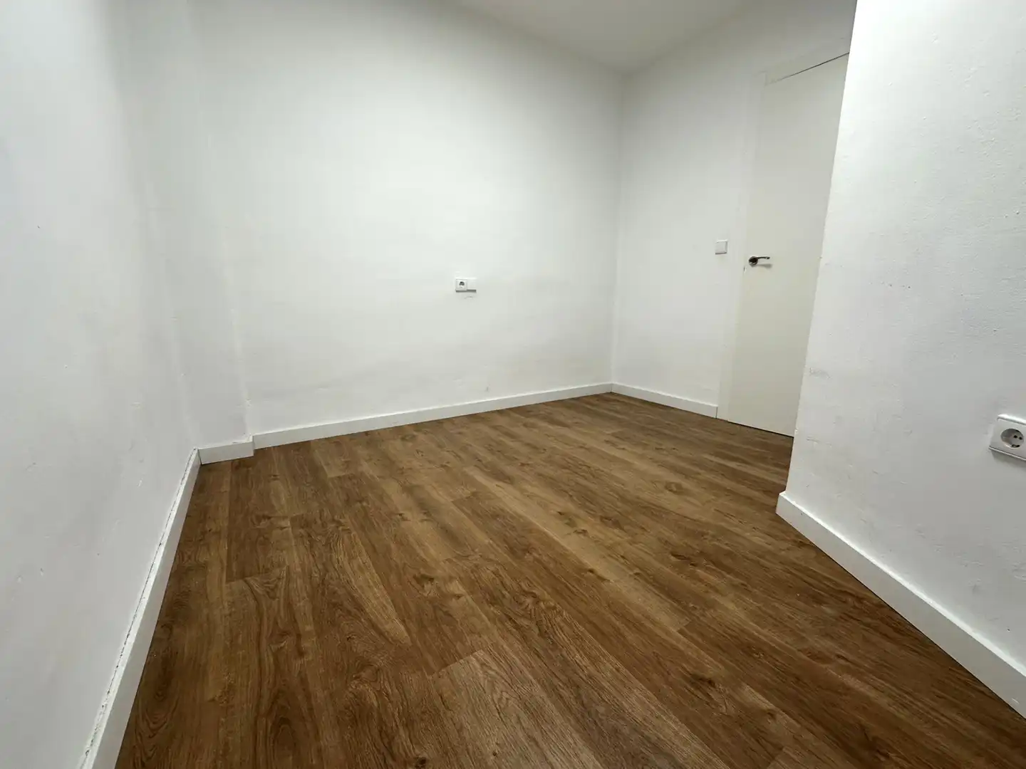 Flat for rent in Xirivella  with Air Conditioner, Parquet flooring and Terrace