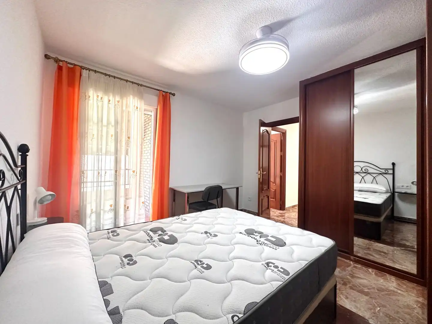 Bedroom of Flat for rent in Granada  with Air Conditioner, Heating and Terrace
