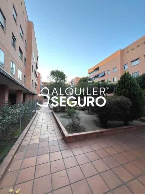 Exterior view of Flat to rent in Leganés  with Air Conditioner, Heating and Storage room