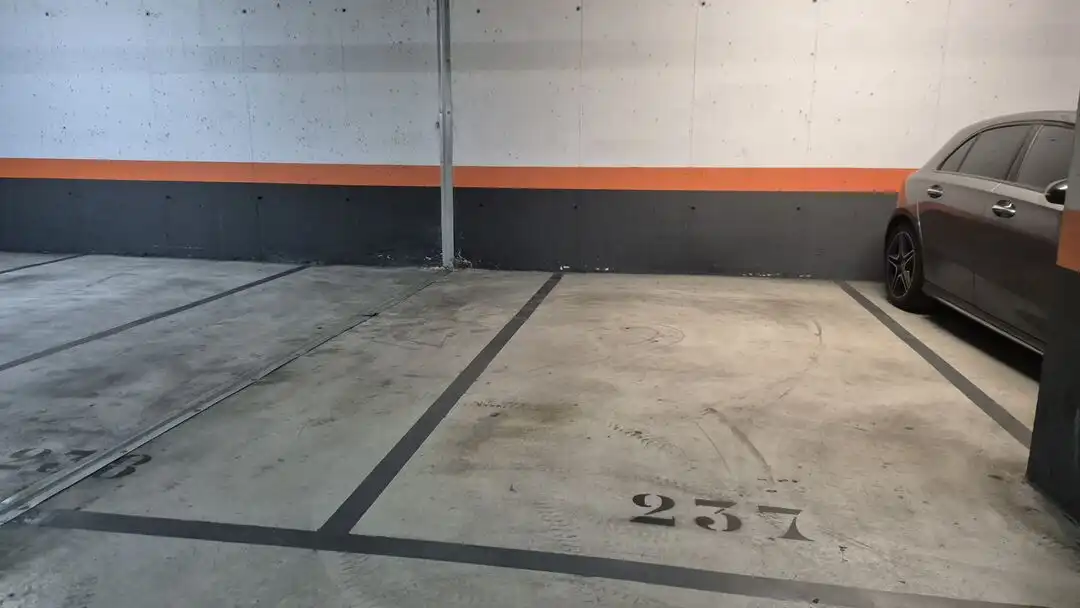 Parking de Garaje en venta en  Pamplona / Iruña