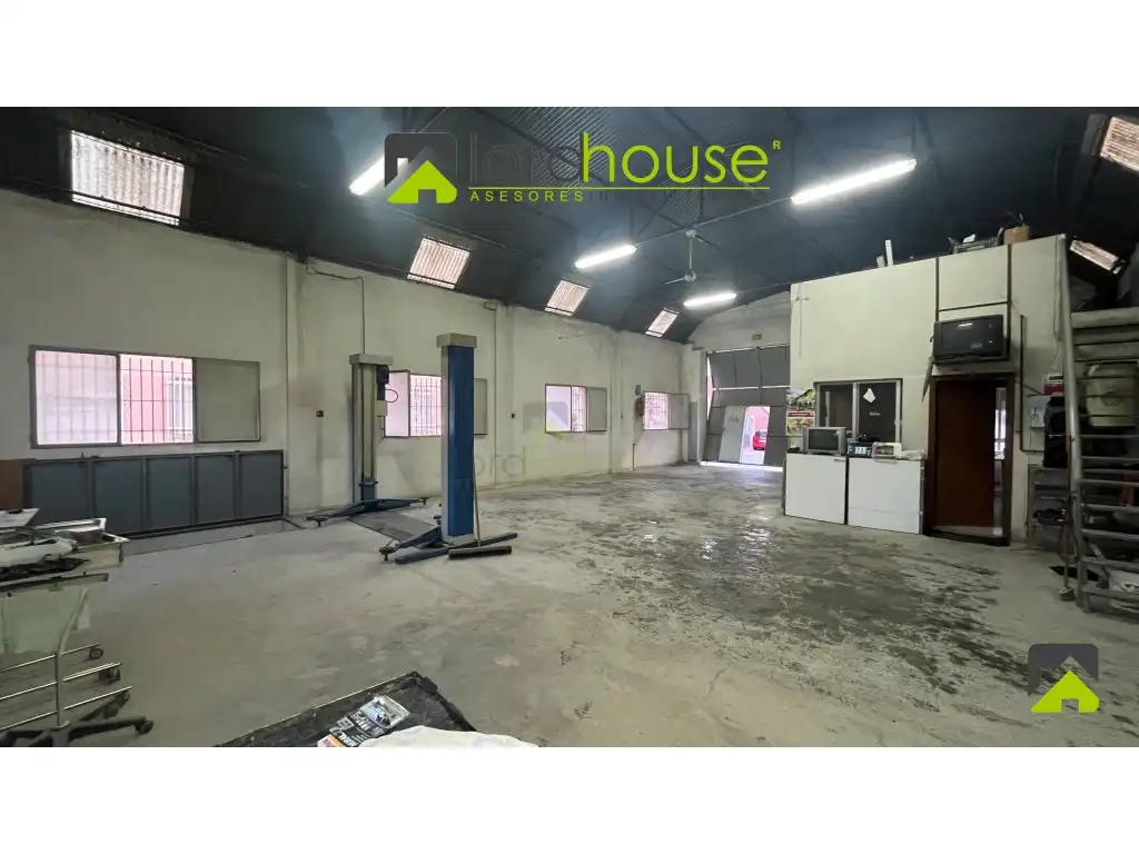 Nave industrial en venta en Lorca