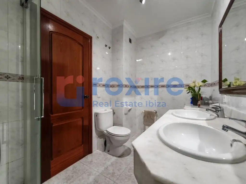 Badezimmer von Wohnung zum Verkauf in Eivissa mit Klimaanlage, Möbliert und Ofen