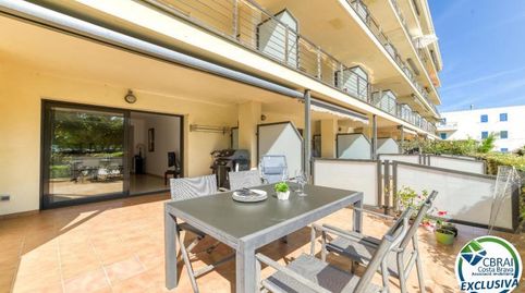 Apartamento en Planta Baja en Primera Línea de Mar  con piscina comunitaria., imatge 3