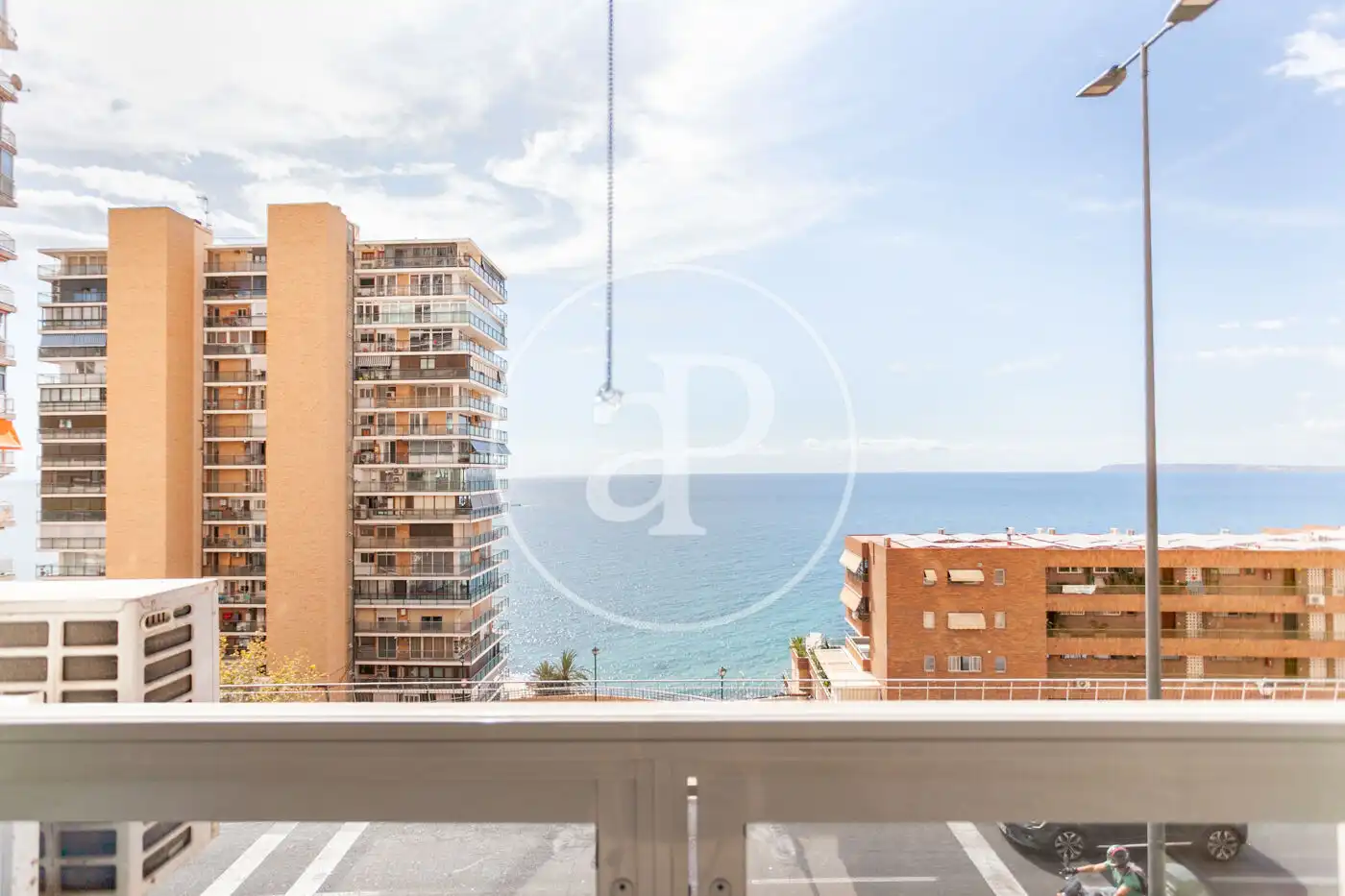 Vista exterior de Pis en venda en Alicante / Alacant amb Aire condicionat, Calefacció i Moblat
