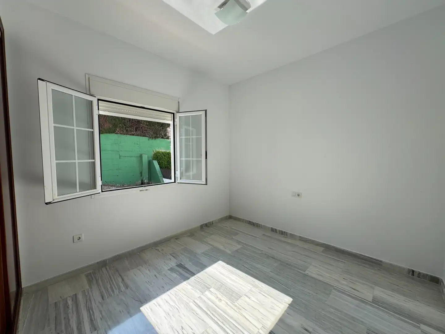 Dormitori de Casa o xalet en venda en Rincón de la Victoria amb Aire condicionat, Jardí privat i Terrassa