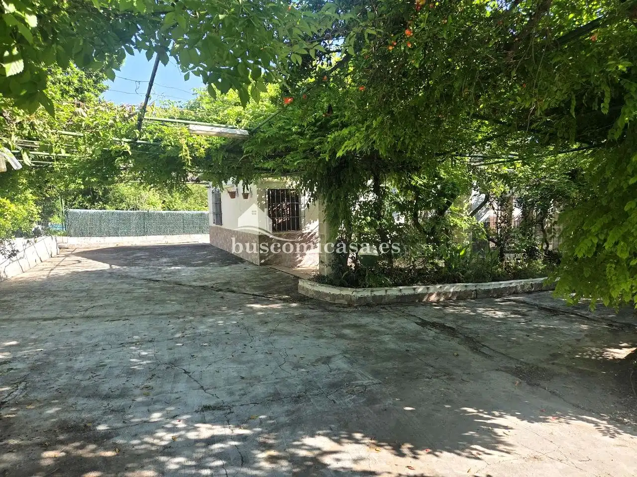 Vista exterior de Casa o xalet en venda en Jaén amb Jardí privat, Traster i Moblat