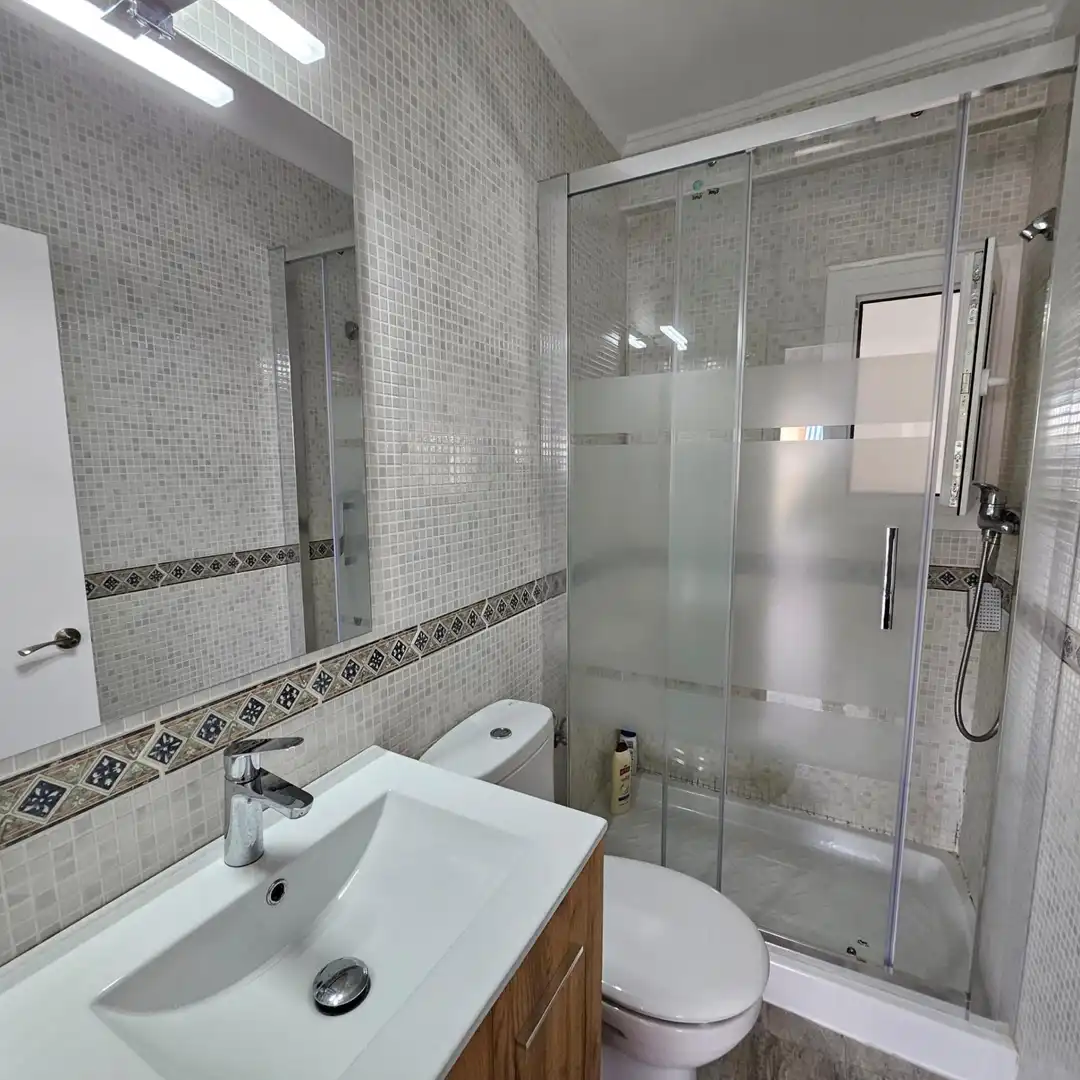 Badezimmer von Wohnung zur Miete in Gandia mit Heizung, Terrasse und Balkon