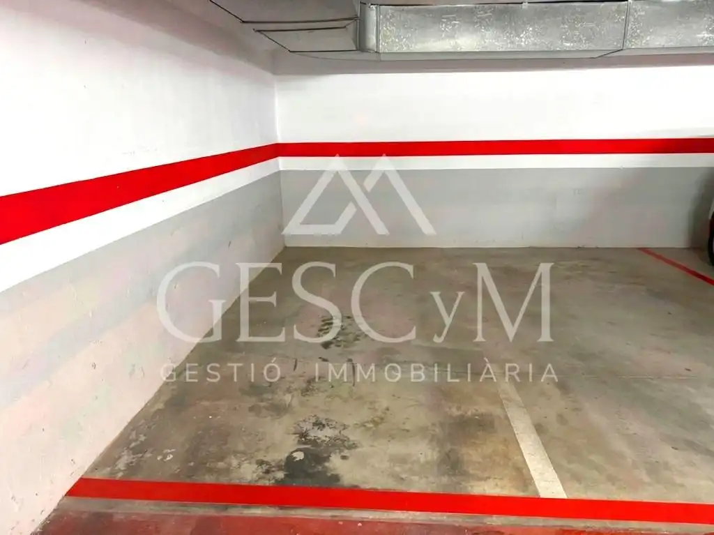 Parking de Garaje en venta en Cornellà de Llobregat