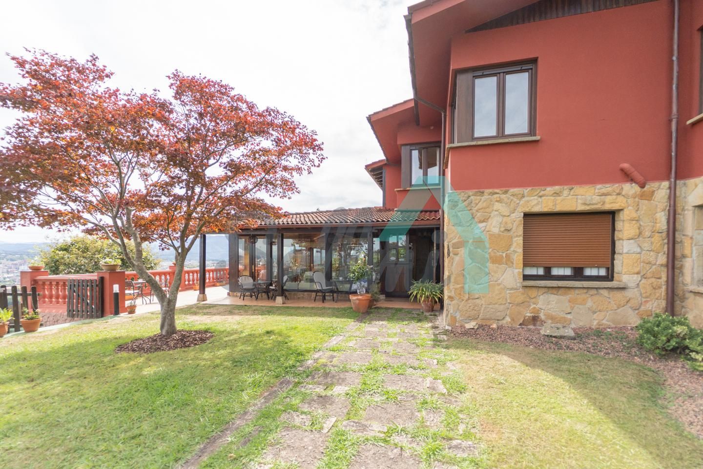Exterior view of Single-family semi-detached for sale in Oviedo   with Heating, Private garden and Parquet flooring