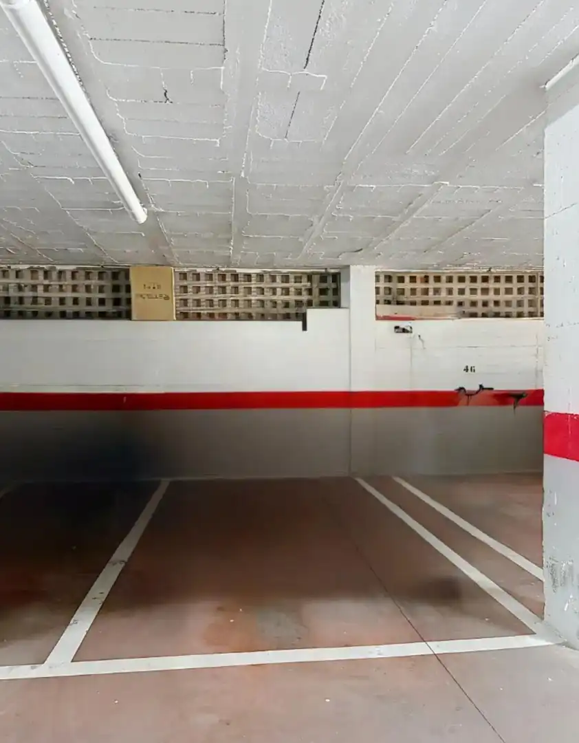 Parking de Piso de alquiler en Málaga con Aire acondicionado, Terraza y Amueblado