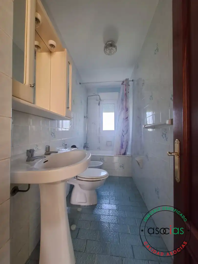 Baño de Casa adosada en venta en Villaviciosa con Calefacción y Trastero