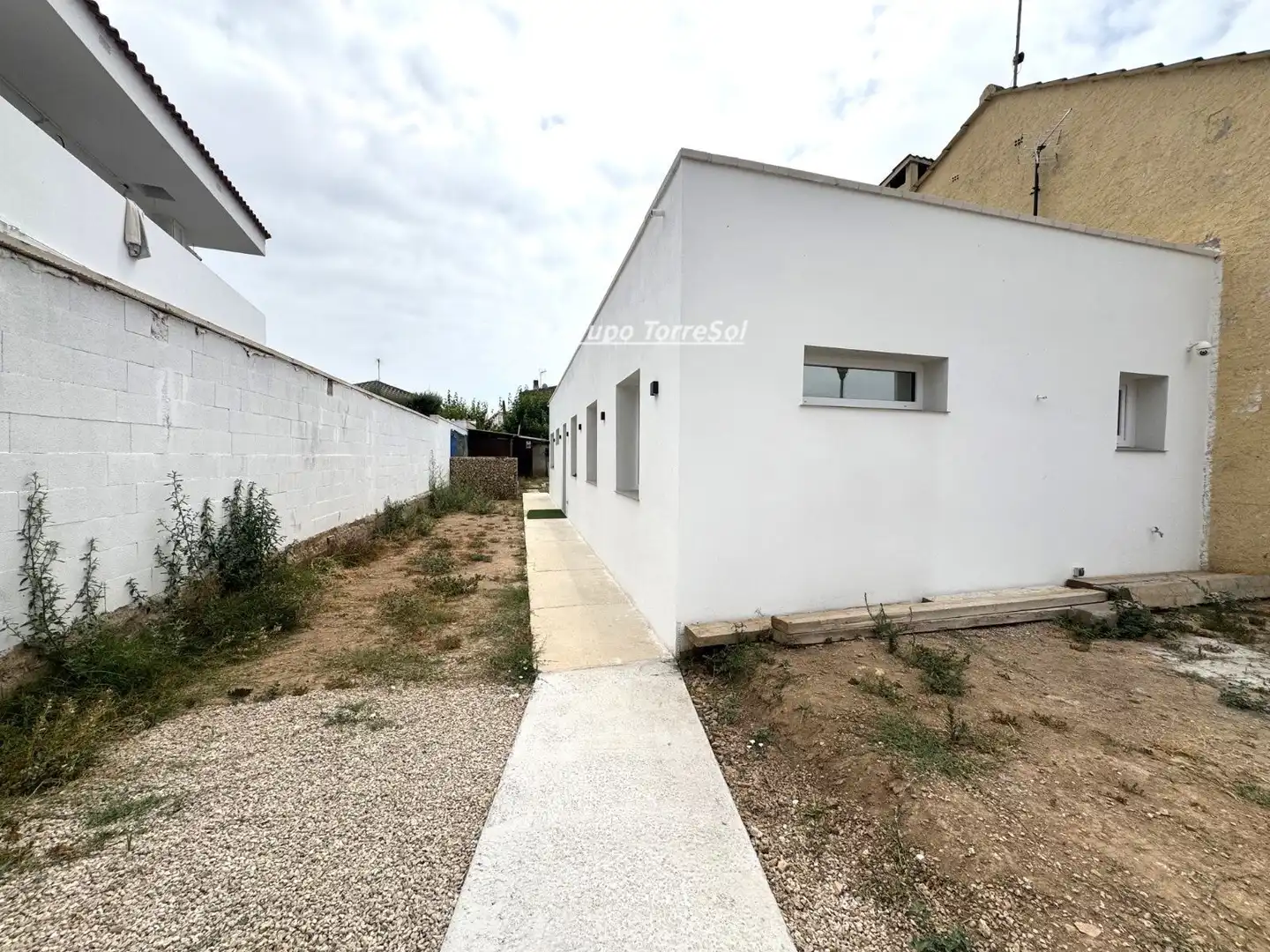 Vista exterior de Casa adosada en venda en Creixell amb Aire condicionat, Calefacció i Parquet