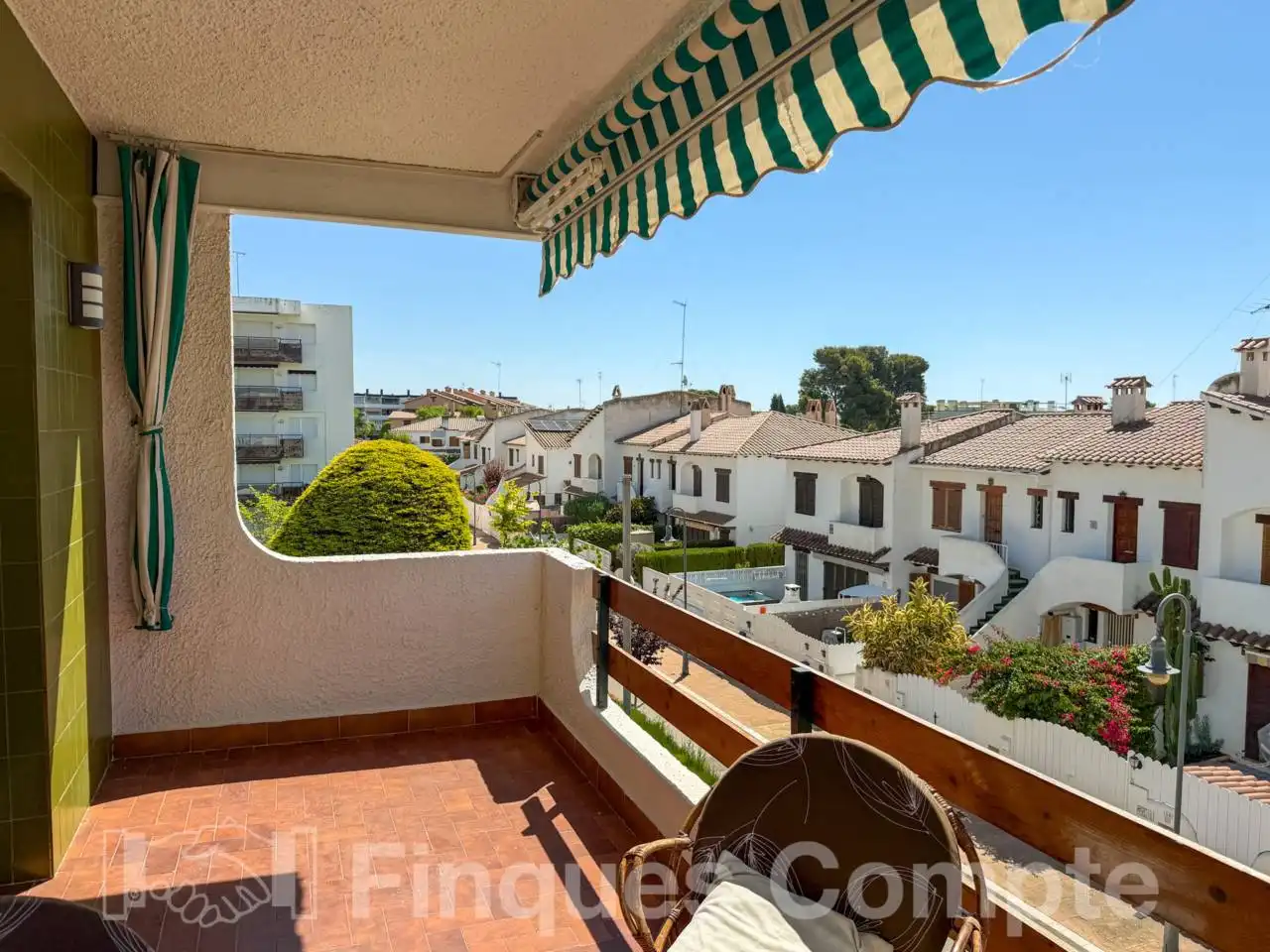 Vista exterior de Apartament en venda en Roda de Berà amb Terrassa i Moblat