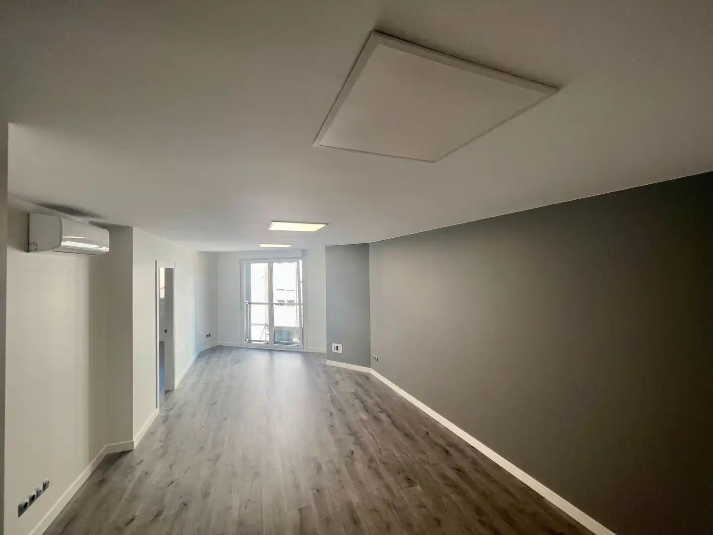 Büro zur Miete in Carballo mit Klimaanlage und Heizung