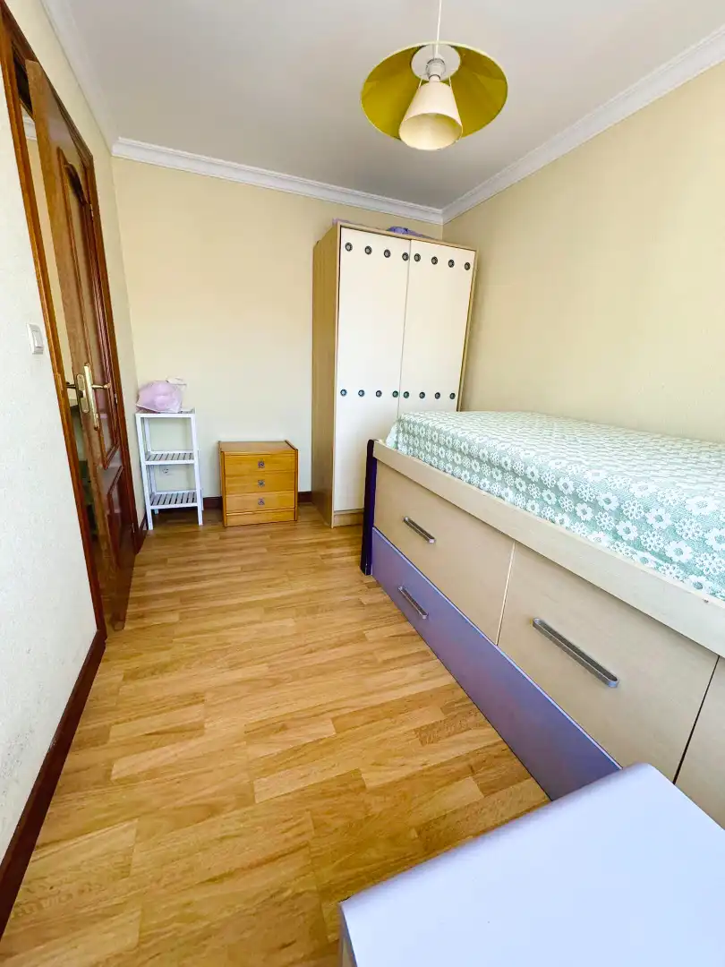 Bedroom of Flat for rent in Palencia  with Heating, Parquet flooring and Furnished