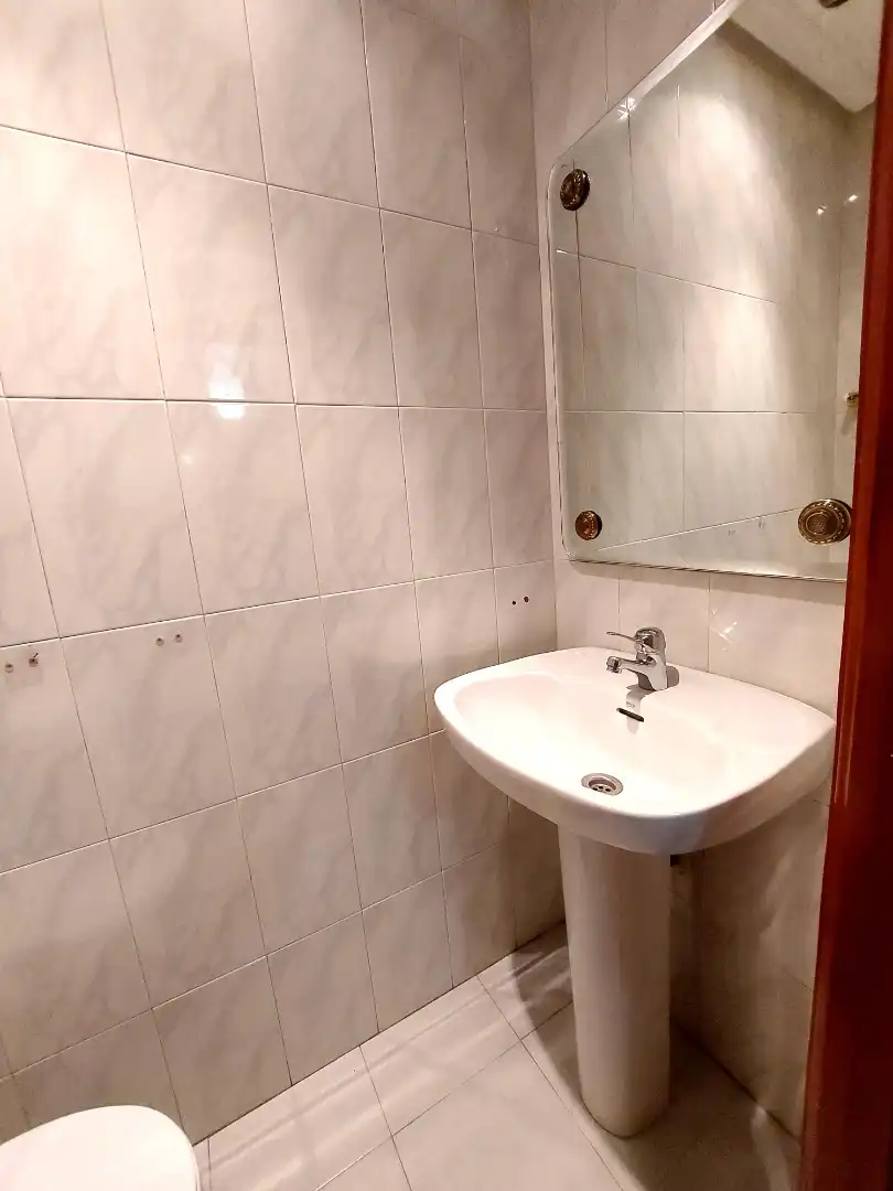 Baño de Piso de alquiler en Madrid con Aire acondicionado, Calefacción y Parquet