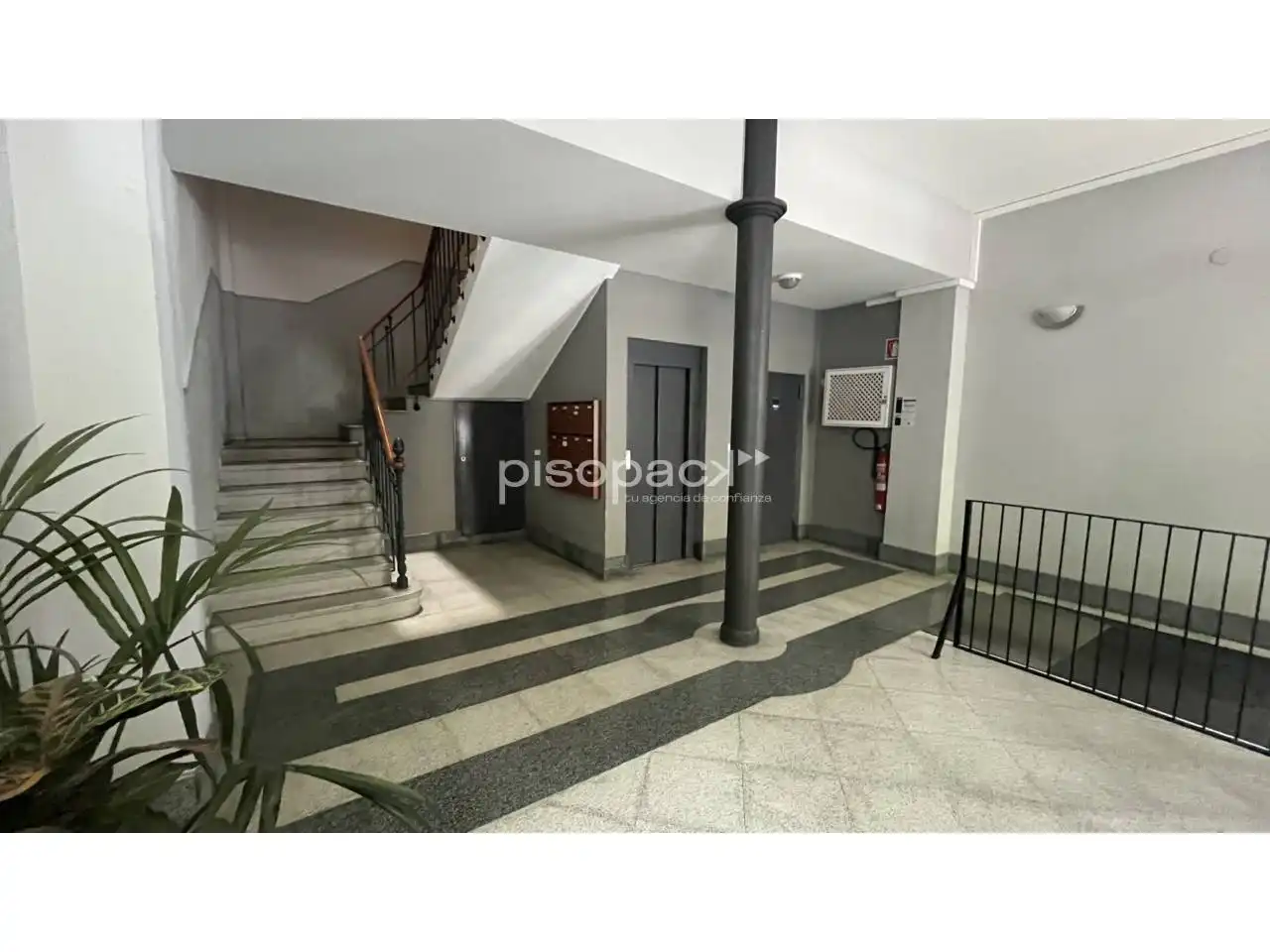 Wohnung zum Verkauf in  Pamplona / Iruña mit Heizung, Parkett und Balkon