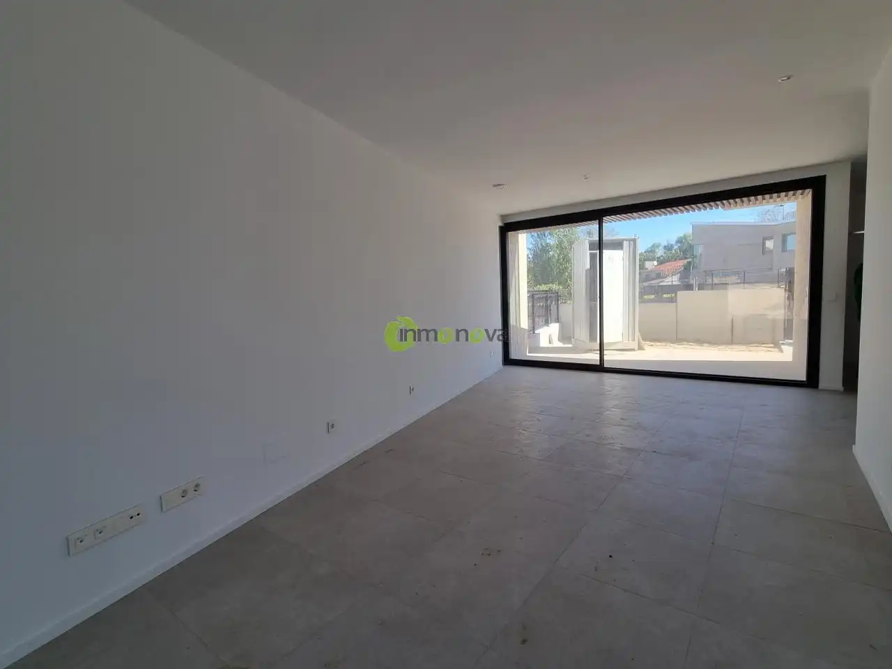 Sala de estar de Casa adosada en venta en Nigrán con Calefacción, Jardín privado y Terraza