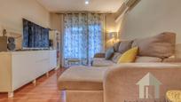 Living room of Flat for sale in Cerdanyola del Vallès  with Air Conditioner, Heating and Parquet flooring