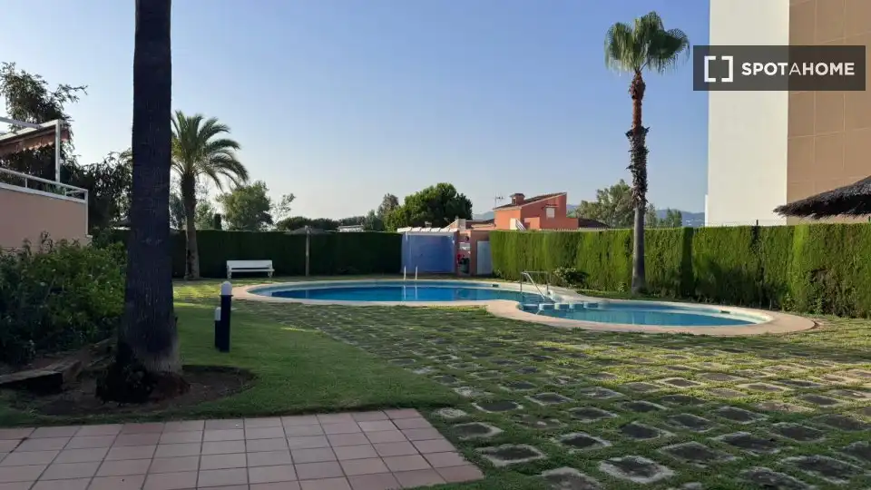 Swimming pool of Flat for rent in Oliva  with Air Conditioner, Heating and Furnished