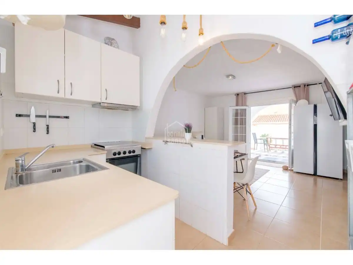 Cuina de Casa o xalet en venda en Alaior amb Jardí privat, Terrassa i Piscina