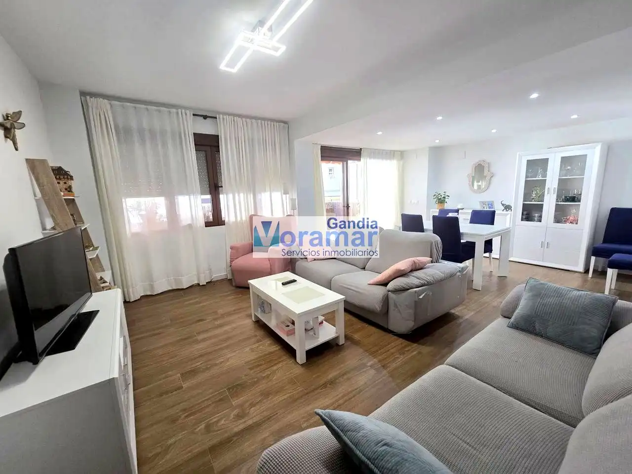 Sala de estar de Apartamento de alquiler en Gandia con Aire acondicionado, Terraza y Amueblado